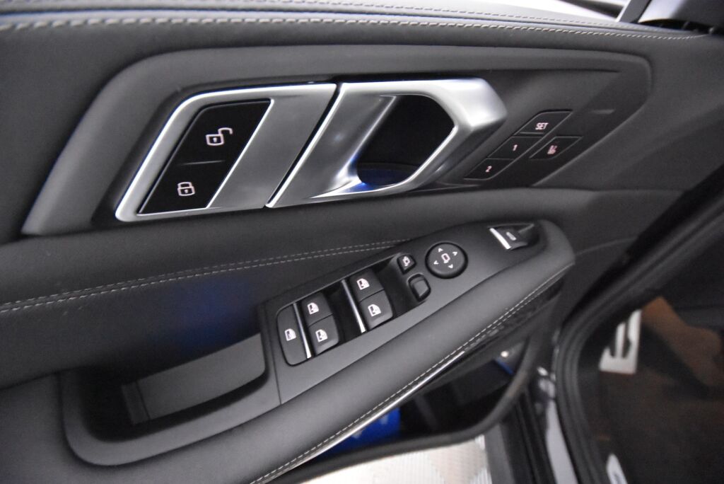 BMW X5 2022 G05 xDrive45e A Charged Edition M Sport / M Penkit / HUD / Laser / Koukku / Suomi-auto / 360 / Acc / Aktiiviohjaus