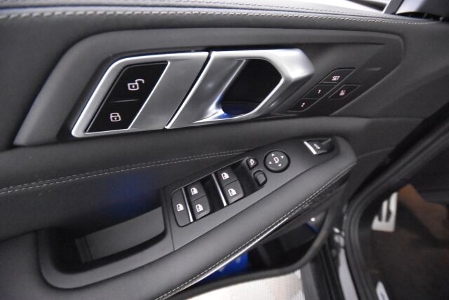 BMW X5 2022 G05 xDrive45e A Charged Edition M Sport / M Penkit / HUD / Laser / Koukku / Suomi-auto / 360 / Acc / Aktiiviohjaus