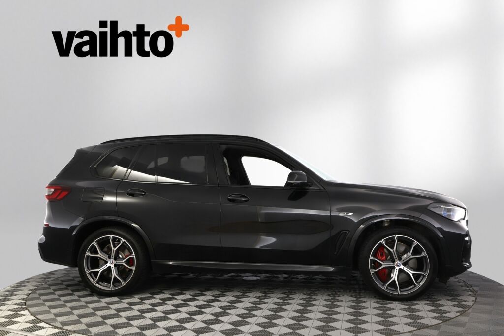 BMW X5 2022 G05 xDrive45e A Charged Edition M Sport / M Penkit / HUD / Laser / Koukku / Suomi-auto / 360 / Acc / Aktiiviohjaus