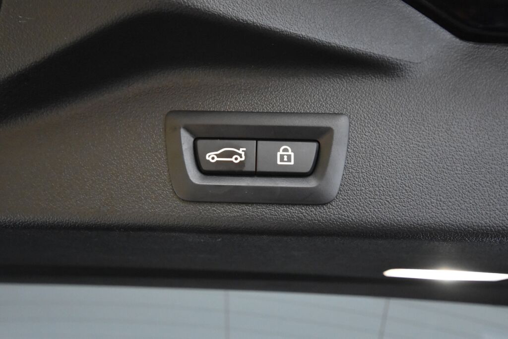 BMW X5 2022 G05 xDrive45e A Charged Edition M Sport / M Penkit / HUD / Laser / Koukku / Suomi-auto / 360 / Acc / Aktiiviohjaus