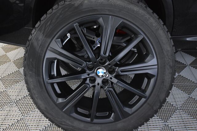 BMW X5 2022 G05 xDrive45e A Charged Edition M Sport / M Penkit / HUD / Laser / Koukku / Suomi-auto / 360 / Acc / Aktiiviohjaus