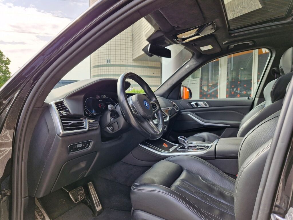 BMW X5 2022 G05 xDrive45e A Charged Edition M Sport / M Penkit / HUD / Laser / Koukku / Suomi-auto / 360 / Acc / Aktiiviohjaus