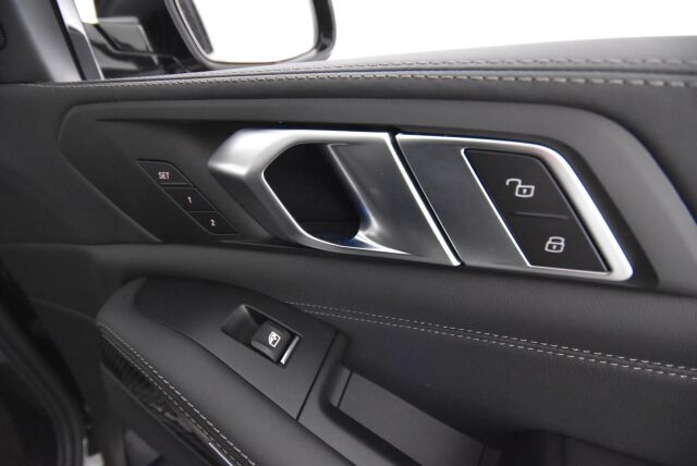 BMW X5 2022 G05 xDrive45e A Charged Edition M Sport / M Penkit / HUD / Laser / Koukku / Suomi-auto / 360 / Acc / Aktiiviohjaus