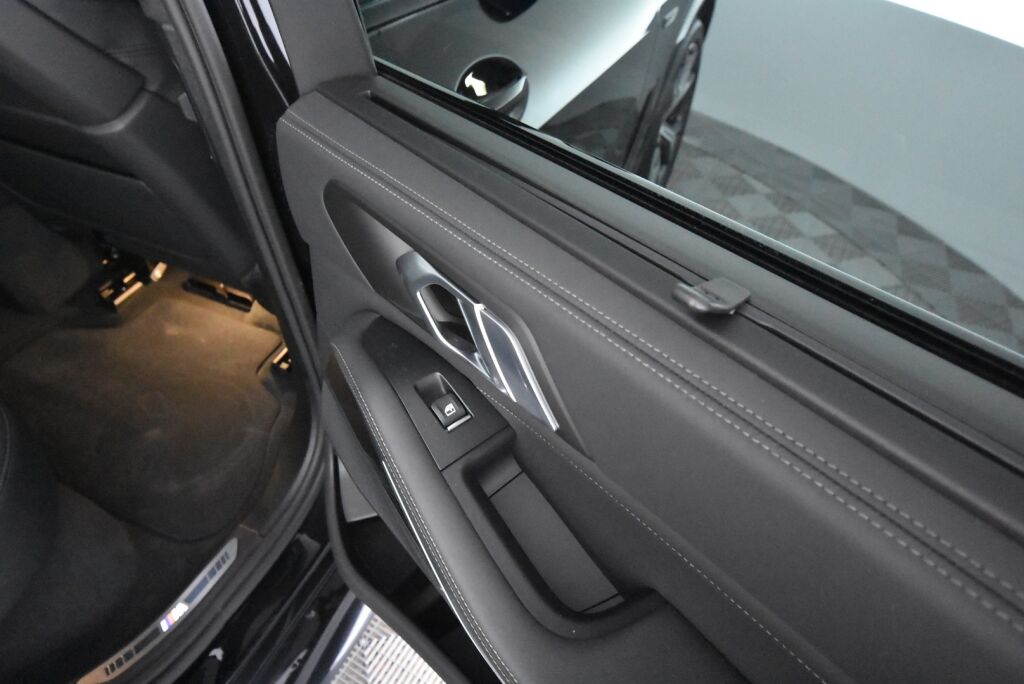 BMW X5 2022 G05 xDrive45e A Charged Edition M Sport / M Penkit / HUD / Laser / Koukku / Suomi-auto / 360 / Acc / Aktiiviohjaus