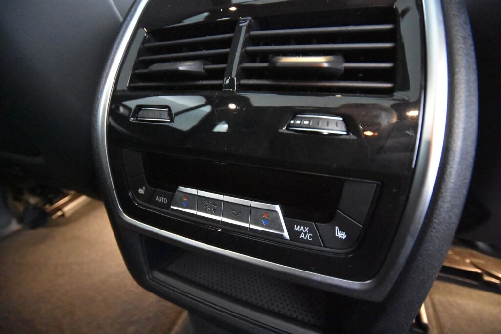 BMW X5 2022 G05 xDrive45e A Charged Edition M Sport / M Penkit / HUD / Laser / Koukku / Suomi-auto / 360 / Acc / Aktiiviohjaus