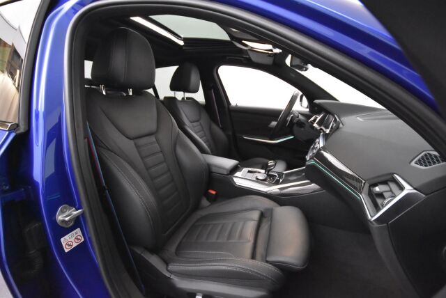 BMW 330 2021 G20 Sedan 330e xDrive A Charged Edition M Sport / Driving Assistant Pro / HUD / Harman&Kardon / Kamera / Kattoluukku