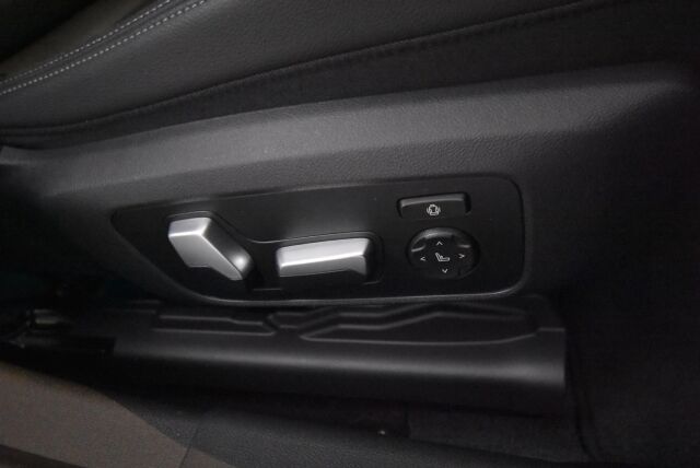 BMW 330 2021 G20 Sedan 330e xDrive A Charged Edition M Sport / Driving Assistant Pro / HUD / Harman&Kardon / Kamera / Kattoluukku