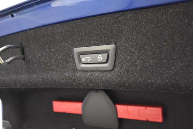 BMW 330 2021 G20 Sedan 330e xDrive A Charged Edition M Sport / Driving Assistant Pro / HUD / Harman&Kardon / Kamera / Kattoluukku