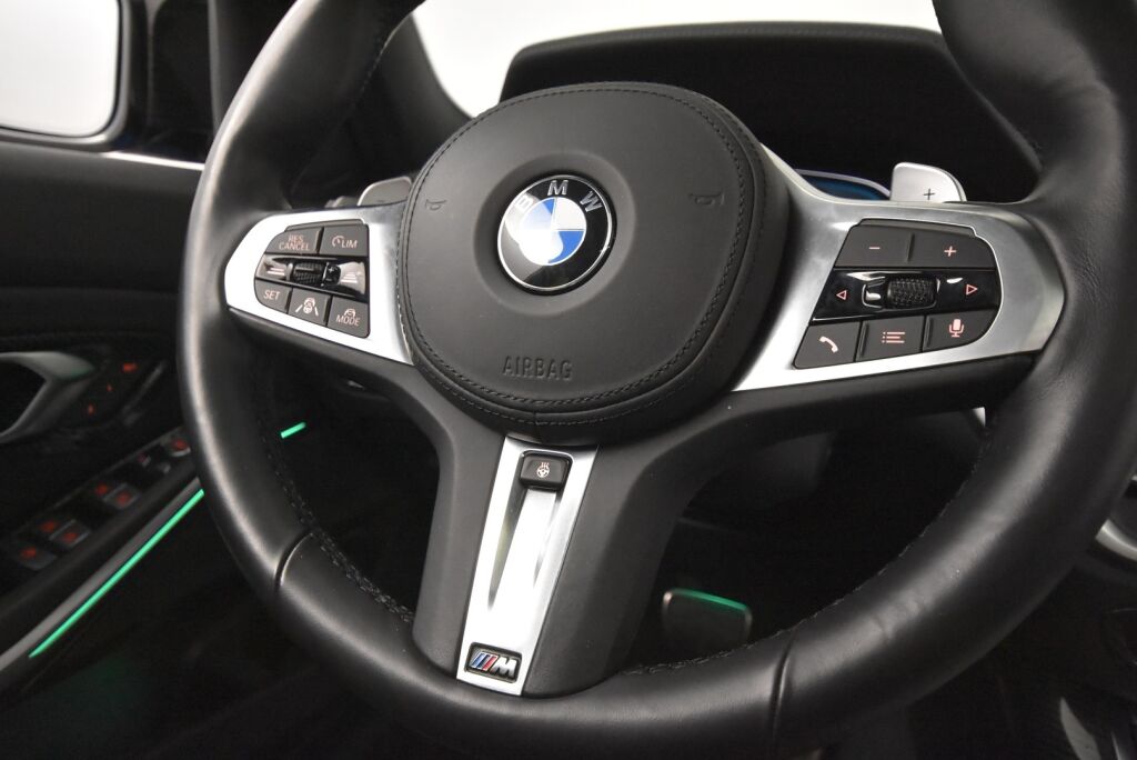 BMW 330 2021 G20 Sedan 330e xDrive A Charged Edition M Sport / Driving Assistant Pro / HUD / Harman&Kardon / Kamera / Kattoluukku