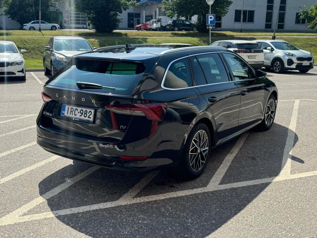Skoda Octavia 2021 Combi 1.4 TSI PHEV Style iV DSG Autom. / HUD / Webasto / Muistipenkit / ACC / Juuri huollettu!