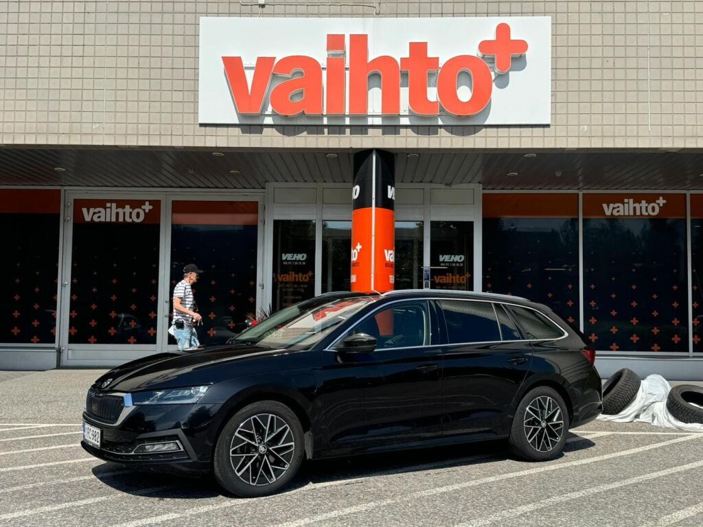 Skoda Octavia 2021 Combi 1.4 TSI PHEV Style iV DSG Autom. / HUD / Webasto / Muistipenkit / ACC / Juuri huollettu!