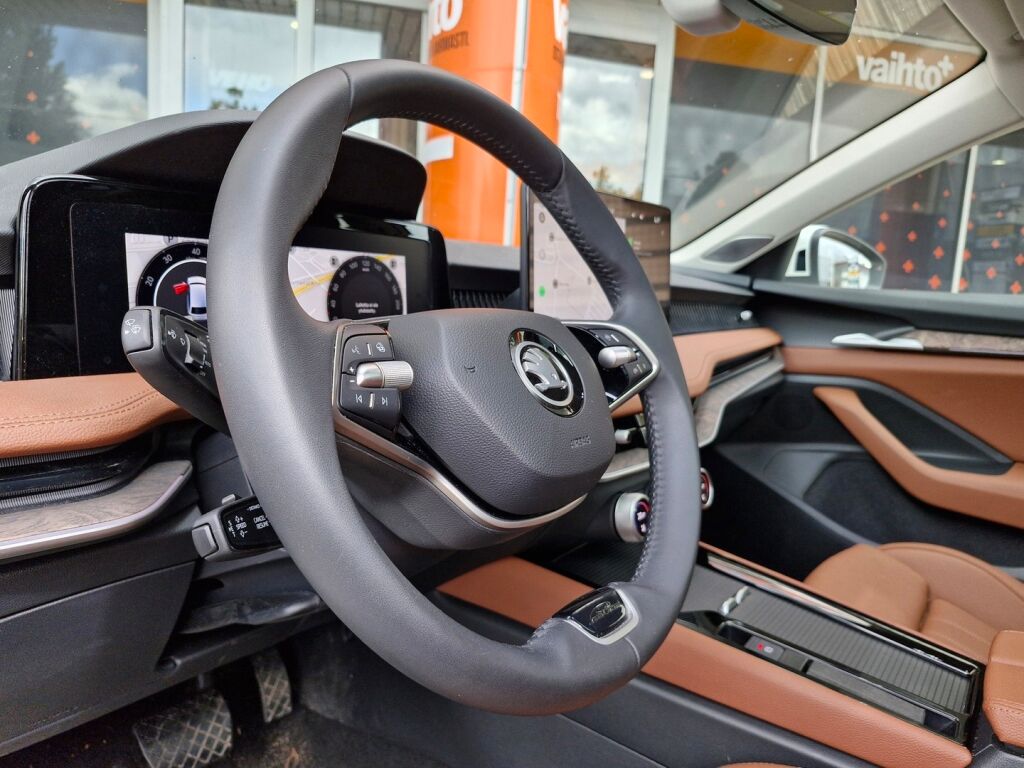 Skoda Superb 2024 Combi 2.0 TDI 193 4x4 L&K DSG Autom. / Canton / Crystal Led / Panoraama / Koukku / HUD / hieronta / 360 kamera  / 1 om
