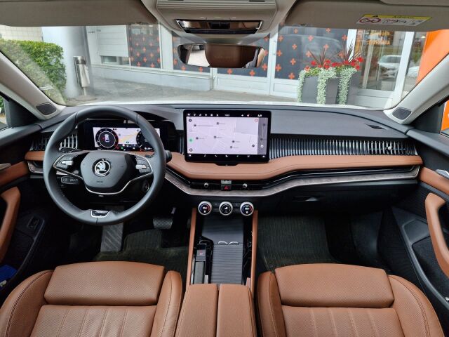 Skoda Superb 2024 Combi 2.0 TDI 193 4x4 L&K DSG Autom. / Canton / Crystal Led / Panoraama / Koukku / HUD / hieronta / 360 kamera  / 1 om
