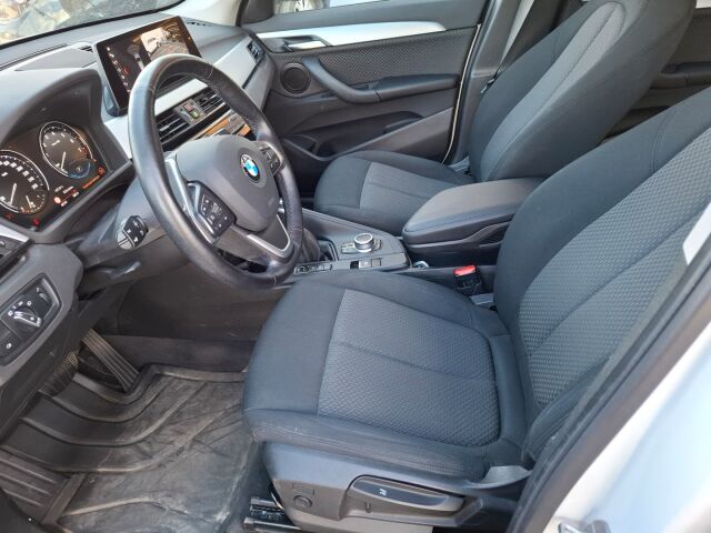 BMW X1 2021 F48 xDrive25e A Business / HYVÄT VARUSTEET / Adapt.vak. / Navi / Tutkat+kamera / HUD /