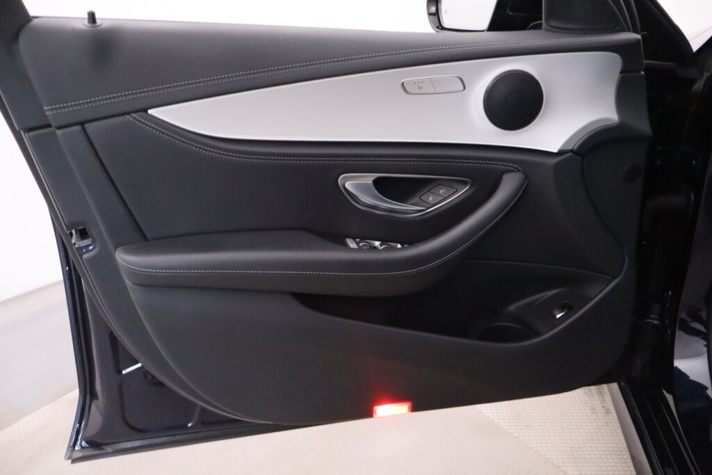 Mercedes-Benz E 2022 300 de 4MATIC T A Business Avantgarde EQ Power / Facelift / Adapt.cruise / Ohjausavustin / HUD / Widescreen / Koukku