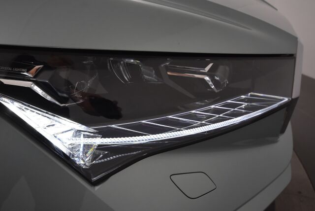 SKODA ENYAQ 2022 60 iV Suite- Design / Vetokoukku / Ilmalämpöpumppu / Adaptiivinen vakionopeudensäädin - RAHOITUS TÄHÄN AUTOON VAIN 3.99% - 