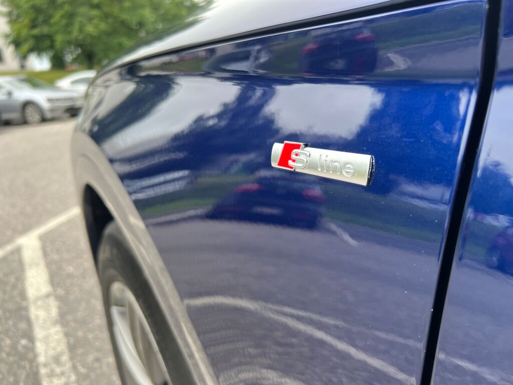 Audi Q5 2020 Launch Edition 55 TFSI e quattro S tronic / S-line / 1-omistaja / Suomiauto / Vetokoukku / Merkkihuollettu