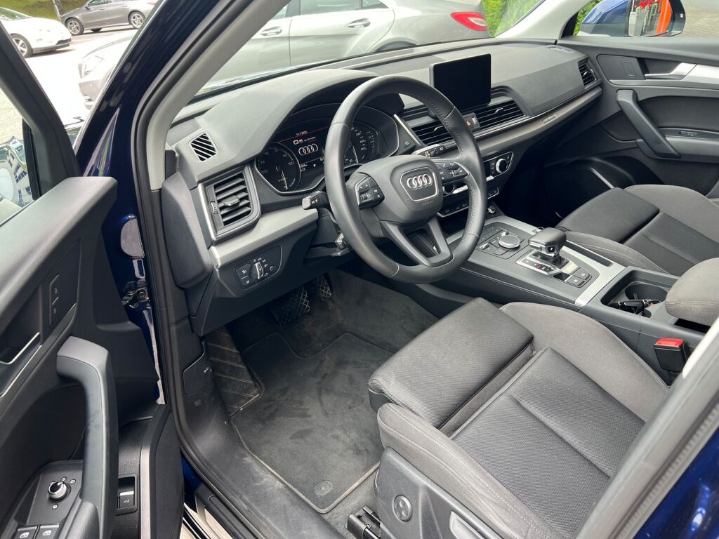 Audi Q5 2020 Launch Edition 55 TFSI e quattro S tronic / S-line / 1-omistaja / Suomiauto / Vetokoukku / Merkkihuollettu