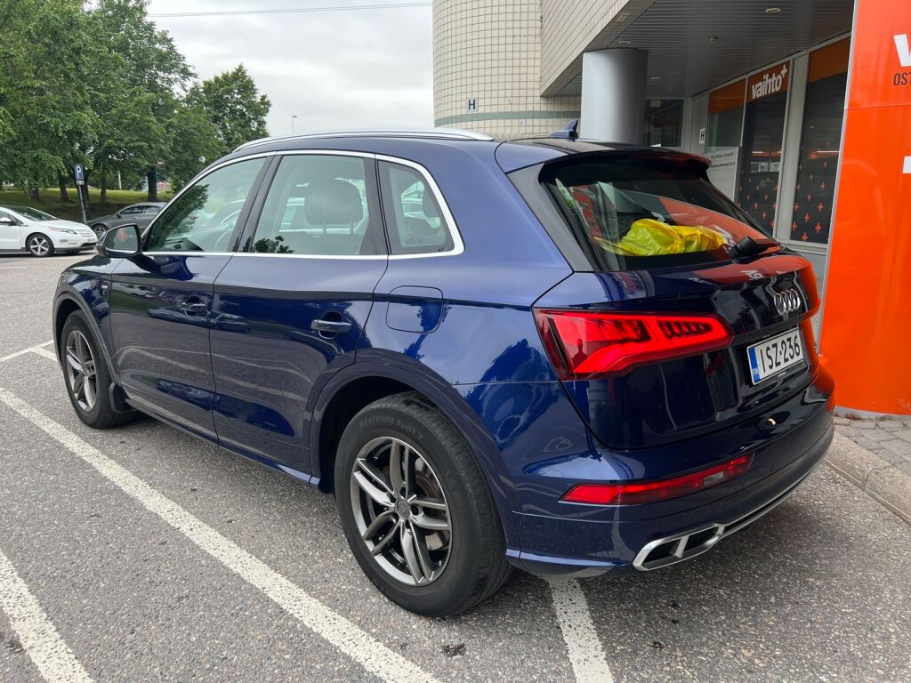Audi Q5 2020 Launch Edition 55 TFSI e quattro S tronic / S-line / 1-omistaja / Suomiauto / Vetokoukku / Merkkihuollettu