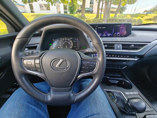 Lexus UX 2020 250h AWD Luxury / Mark Levinson / HUD / 360 Kamerat / Triple Led-ajovalot / Smart entry