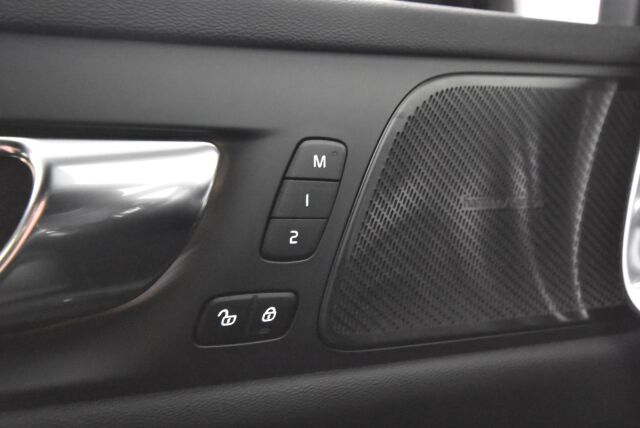 Volvo S60 2021 T8 TwE AWD Recharge Business R-Design aut / 1-Omisteinen / ACC / Blis / Voc / Webasto / Led-ajovalot