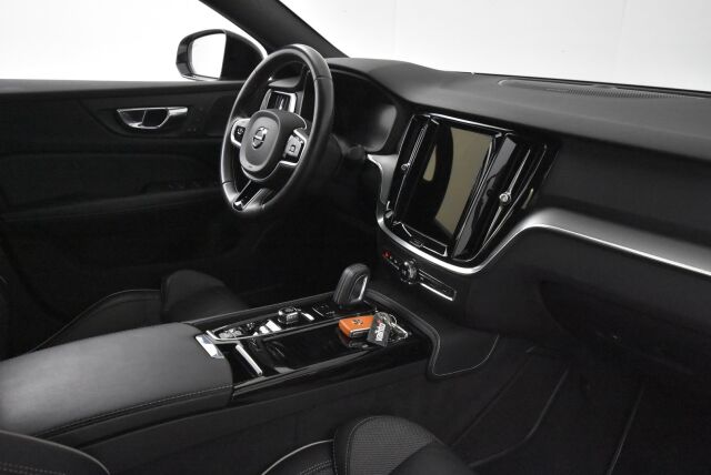 Volvo S60 2021 T8 TwE AWD Recharge Business R-Design aut / 1-Omisteinen / ACC / Blis / Voc / Webasto / Led-ajovalot