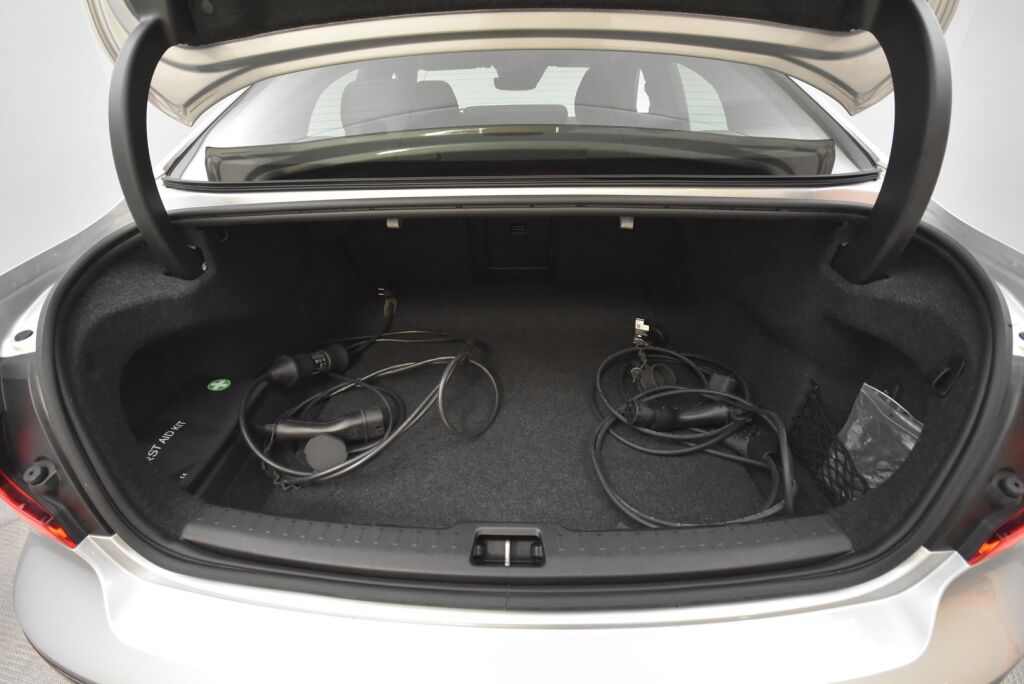 Volvo S60 2021 T8 TwE AWD Recharge Business R-Design aut / 1-Omisteinen / ACC / Blis / Voc / Webasto / Led-ajovalot