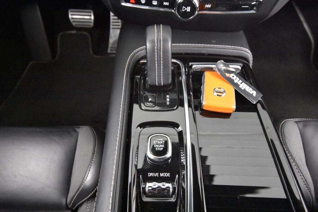 Volvo S60 2021 T8 TwE AWD Recharge Business R-Design aut / 1-Omisteinen / ACC / Blis / Voc / Webasto / Led-ajovalot