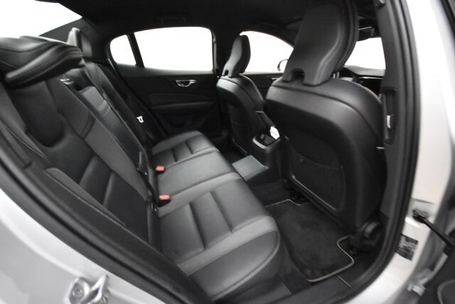 Volvo S60 2021 T8 TwE AWD Recharge Business R-Design aut / 1-Omisteinen / ACC / Blis / Voc / Webasto / Led-ajovalot