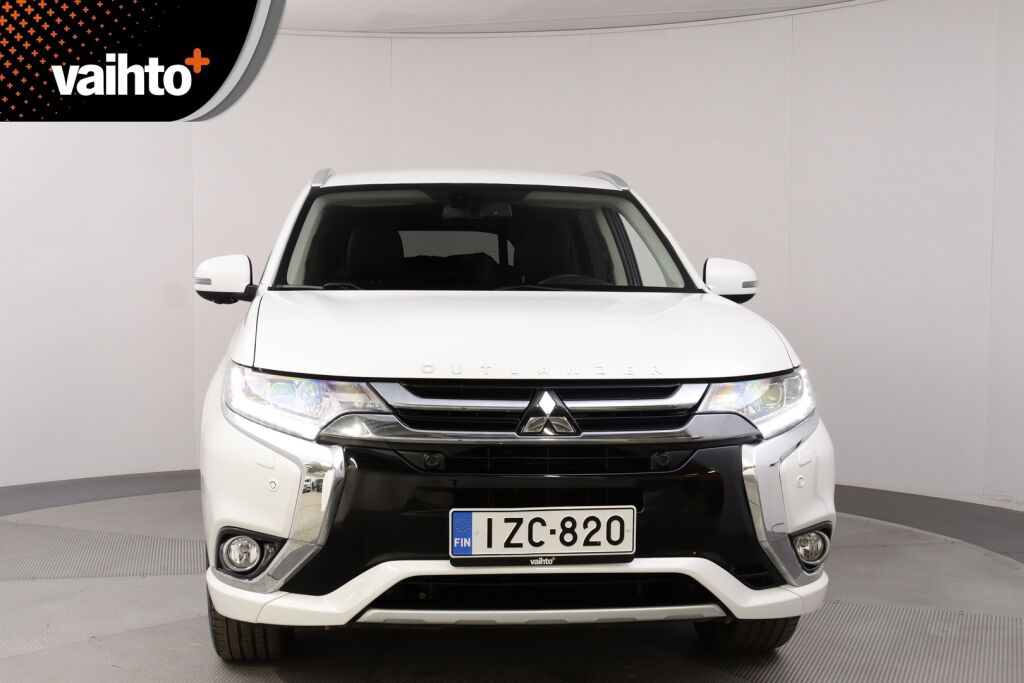 Mitsubishi Outlander PHEV 2017 Instyle Navi 4WD 5P / 360 kamera / Nahkaverhoilu / Navigointi / Sähkökontti