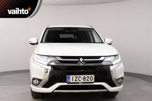 Mitsubishi Outlander PHEV 2017 Instyle Navi 4WD 5P / 360 kamera / Nahkaverhoilu / Navigointi / Sähkökontti