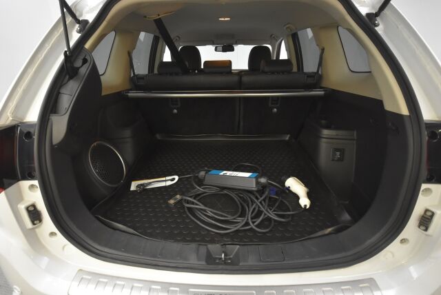 Mitsubishi Outlander PHEV 2017 Instyle Navi 4WD 5P / 360 kamera / Nahkaverhoilu / Navigointi / Sähkökontti