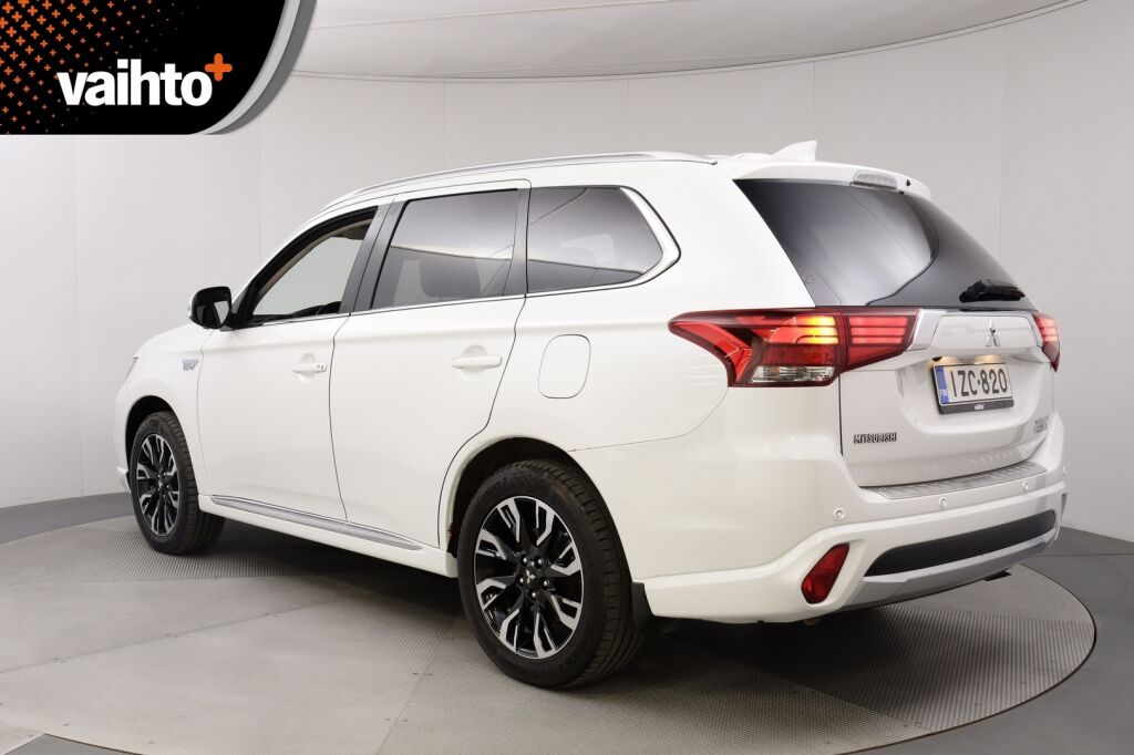 Mitsubishi Outlander PHEV 2017 Instyle Navi 4WD 5P / 360 kamera / Nahkaverhoilu / Navigointi / Sähkökontti