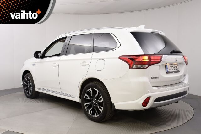 Mitsubishi Outlander PHEV 2017 Instyle Navi 4WD 5P / 360 kamera / Nahkaverhoilu / Navigointi / Sähkökontti