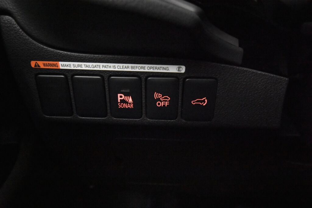 Mitsubishi Outlander PHEV 2017 Instyle Navi 4WD 5P / 360 kamera / Nahkaverhoilu / Navigointi / Sähkökontti