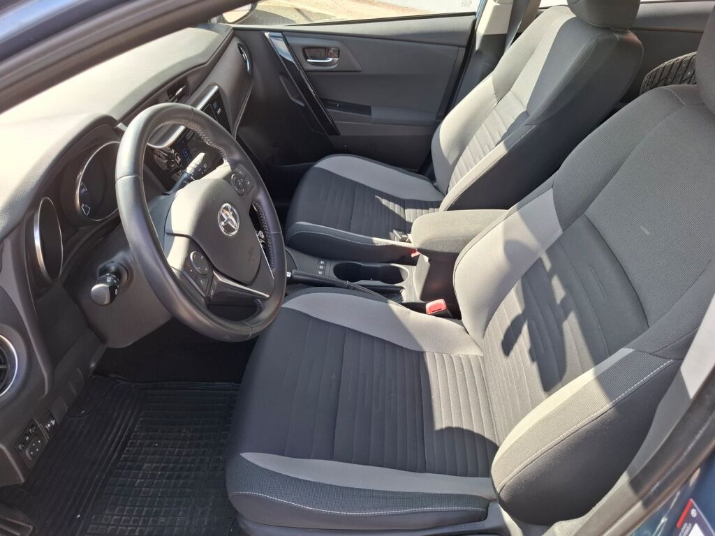 Toyota Auris 2015 1,8 Hybrid Active/ Webasto/ Navi/ Peruutuskamera