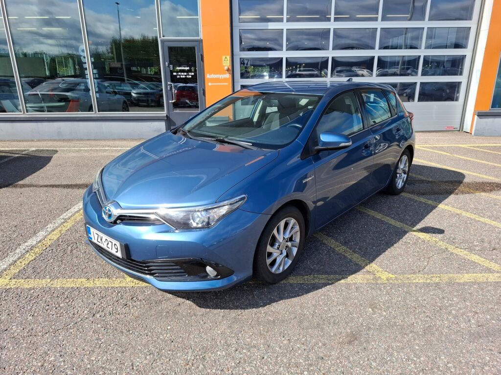 Toyota Auris 2015 1,8 Hybrid Active/ Webasto/ Navi/ Peruutuskamera