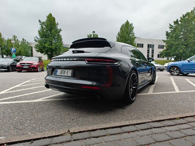 Porsche Panamera 2018 4 E-Hybrid Sport Turismo / Burmester High End / Sport Putkisto / Nelipyöräohjaus / 18-Suuntaiset istuimet