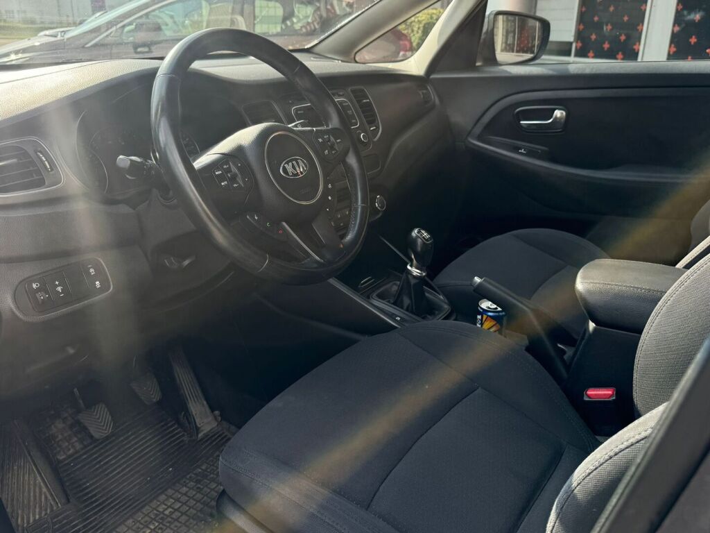 Kia Carens 2013 1,6 ISG LX EcoDynamics 5P / Suomiauto / Lohkolämmitin / Vetokoukku / Juuri huollettu