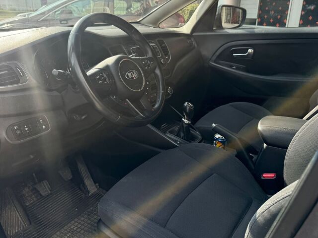 Kia Carens 2013 1,6 ISG LX EcoDynamics 5P / Suomiauto / Lohkolämmitin / Vetokoukku / Juuri huollettu