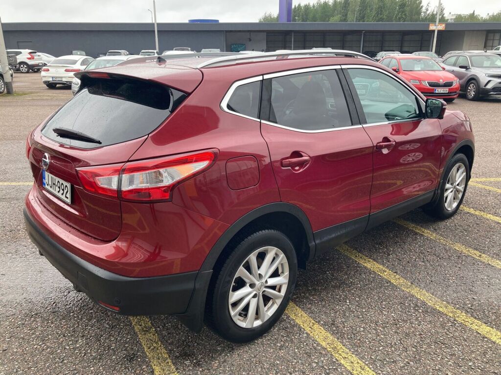 Nissan Qashqai 2015 DIG-T 115 Business 360 2WD 6M/T Alcantara / Lasikatto / 360 pysäköintikamera / Navi /