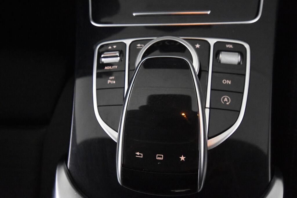 Mercedes-Benz C 2014 180 A Premium Business / Merkkihuoltohistoria / LED valot / Lohkolämmitin