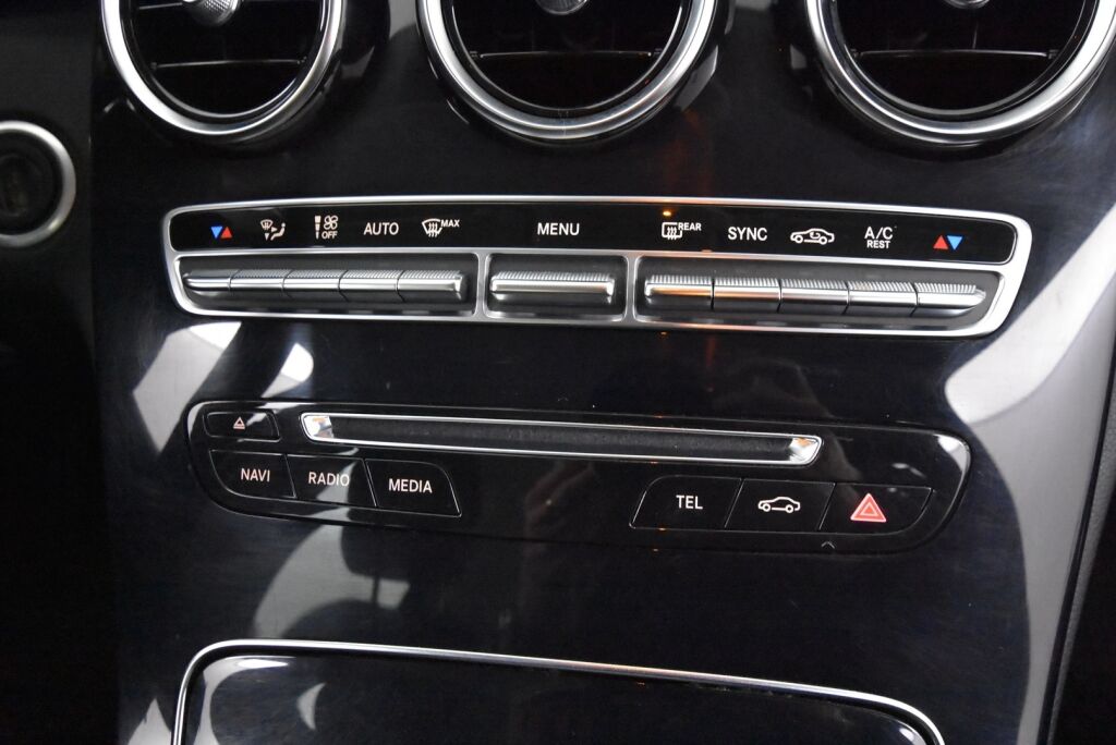 Mercedes-Benz C 2014 180 A Premium Business / Merkkihuoltohistoria / LED valot / Lohkolämmitin