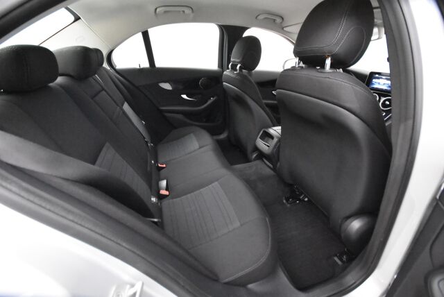 Mercedes-Benz C 2014 180 A Premium Business / Merkkihuoltohistoria / LED valot / Lohkolämmitin