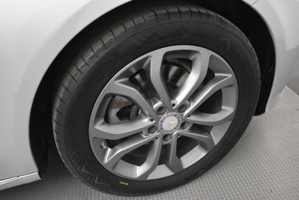 Mercedes-Benz C 2014 180 A Premium Business / Merkkihuoltohistoria / LED valot / Lohkolämmitin