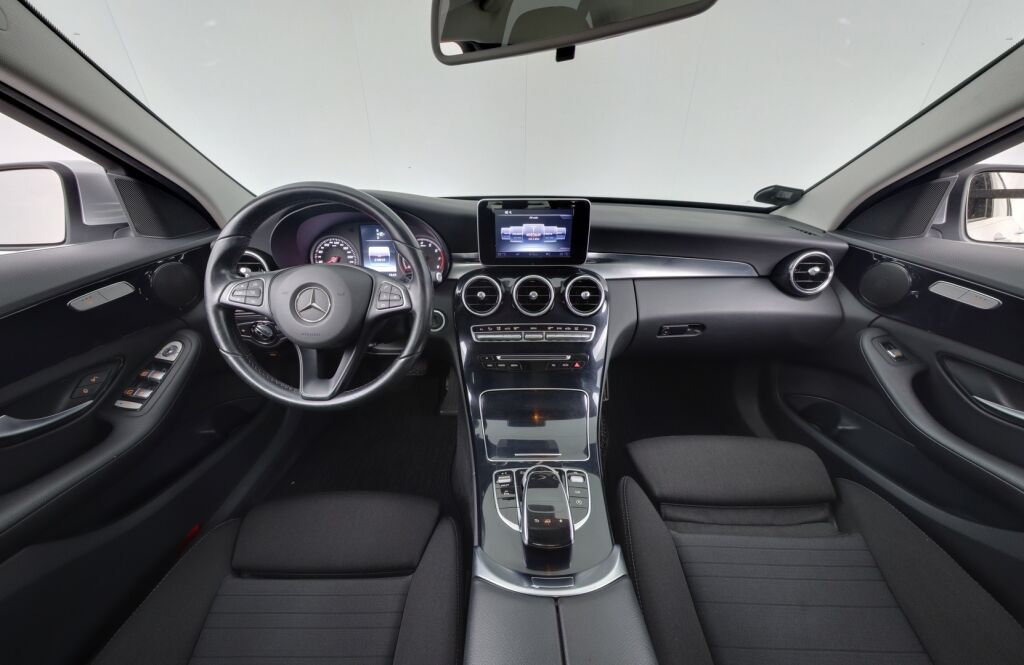 Mercedes-Benz C 2014 180 A Premium Business / Merkkihuoltohistoria / LED valot / Lohkolämmitin