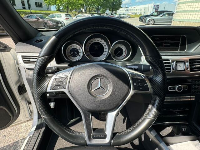 Mercedes-Benz E 2014 220 BlueTec A Premium Business / Suomiauto / Webasto / Panoraama