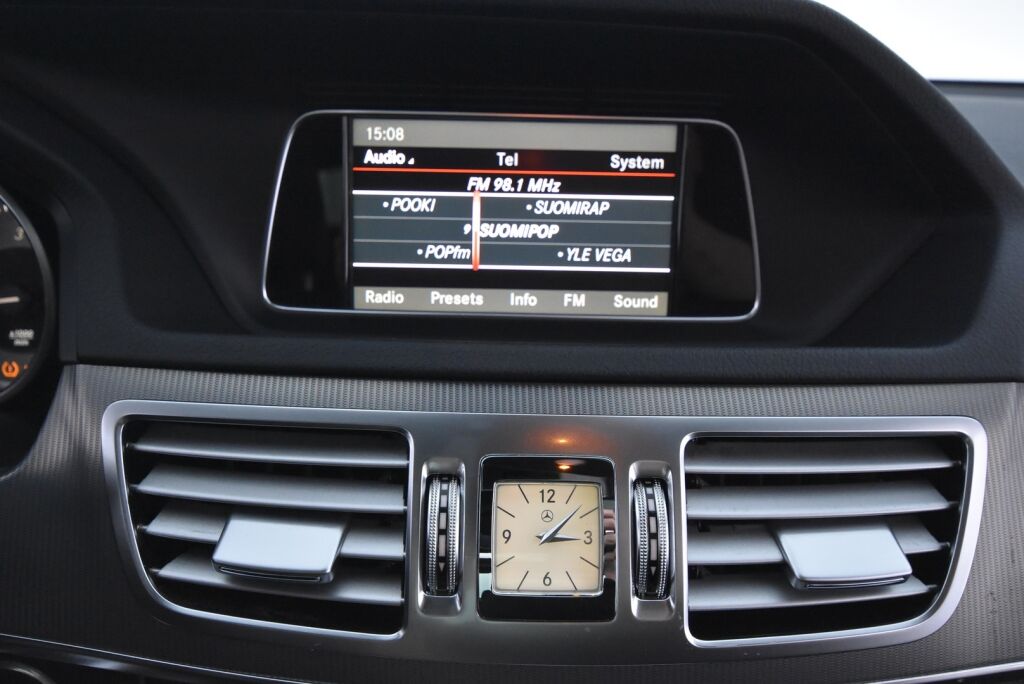 Mercedes-Benz E 2014 220 BlueTec A Premium Business / Suomiauto / Webasto / Panoraama