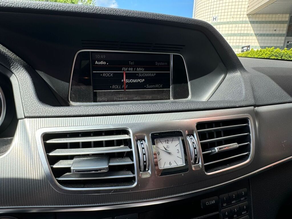 Mercedes-Benz E 2014 220 BlueTec A Premium Business / Suomiauto / Webasto / Panoraama