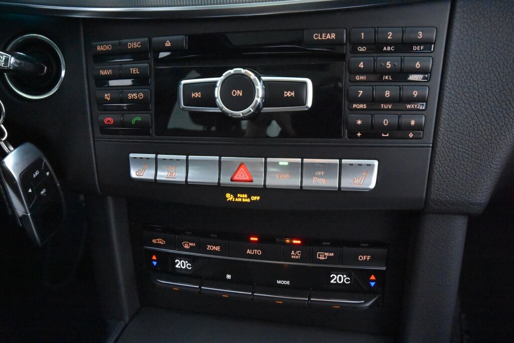 Mercedes-Benz E 2014 220 BlueTec A Premium Business / Suomiauto / Webasto / Panoraama